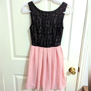 3/$15🧡 B Darlin Women's Sequence Dress